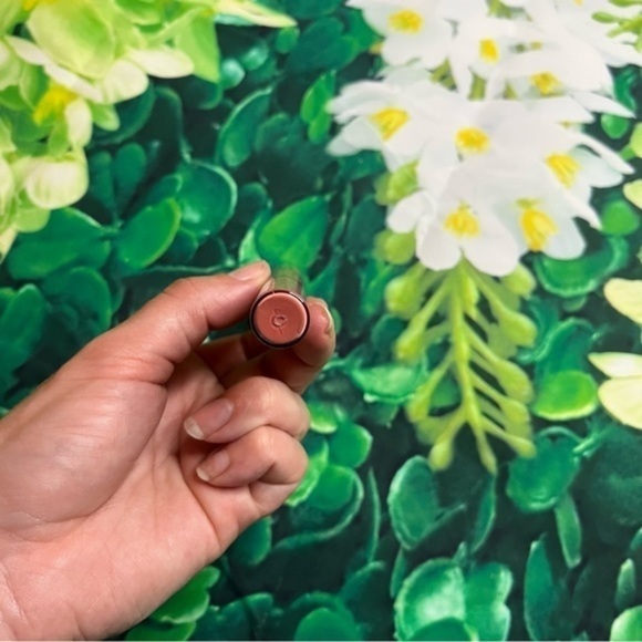 NYX Shine Loud Vegan High Shine Long Lasting Liquid Lipstick Born To Hustle NWT - Picture 12 of 16